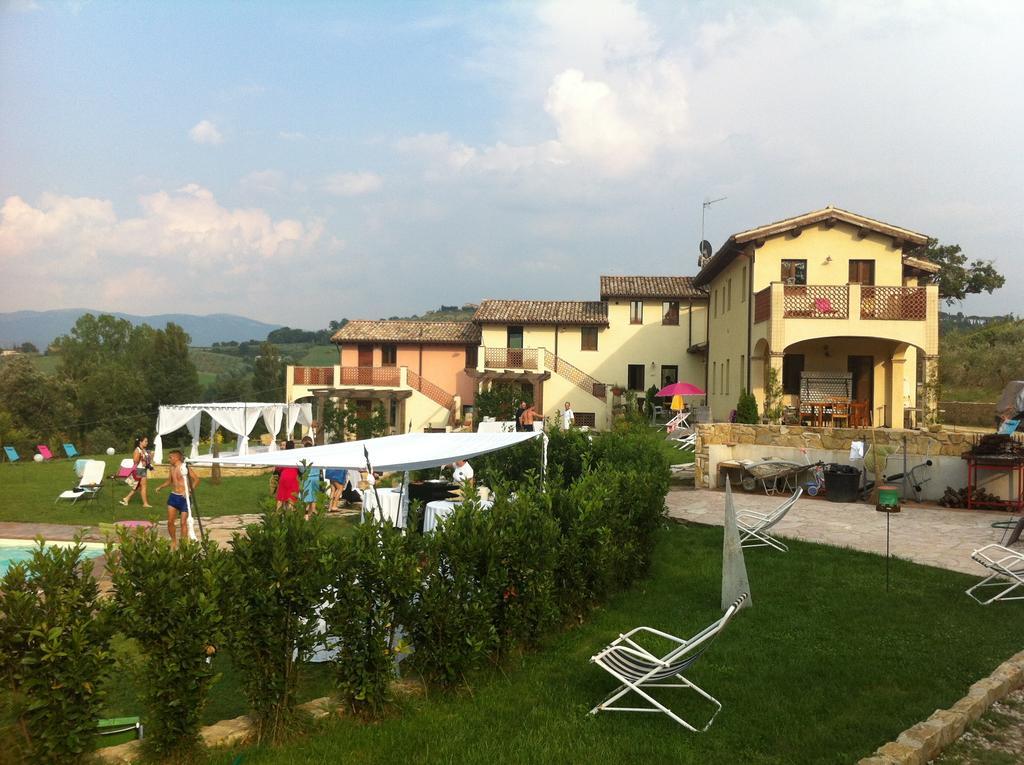 Aparthotel Borgo Le Capannelle à Castel Ritaldi Extérieur photo