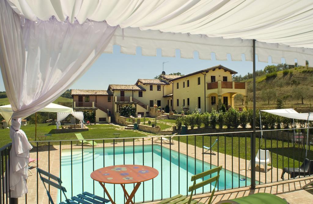 Aparthotel Borgo Le Capannelle à Castel Ritaldi Extérieur photo